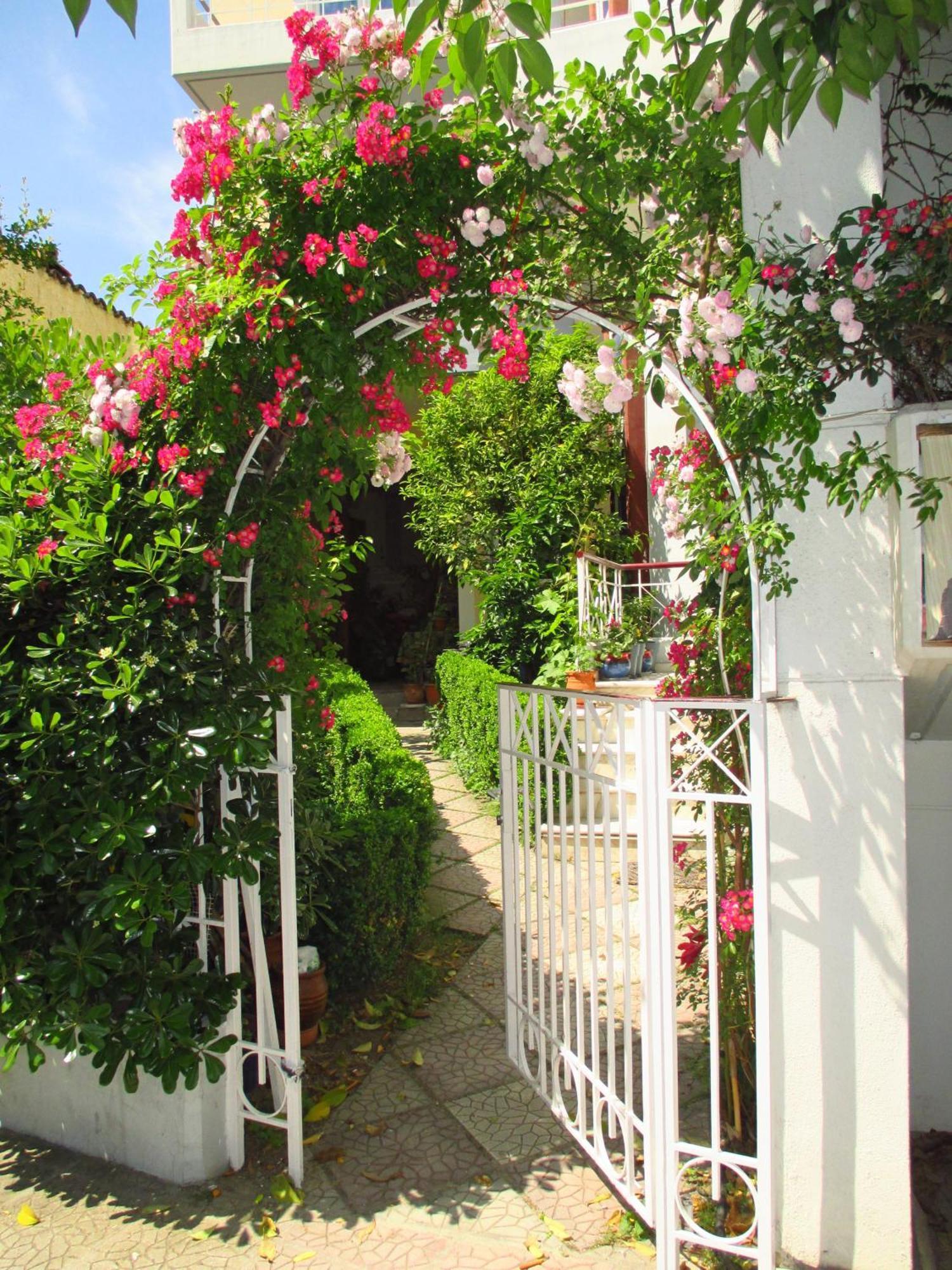 Nomads Rooms ตริกาลา ภายนอก รูปภาพ