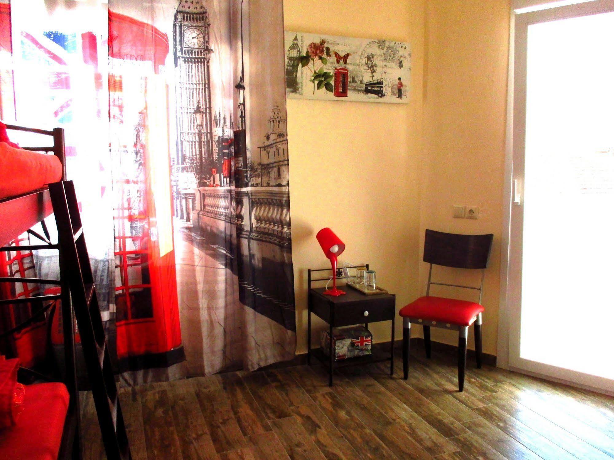 Nomads Rooms ตริกาลา ภายนอก รูปภาพ